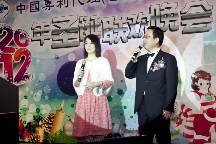 “金童玉女”主持人